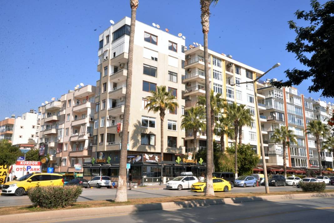 Bu kadar vicdansızlık olmaz! Depremzedelerin evsiz kalmasını fırsat bildiler, ev kiralarını 3 katına çıkardılar! 8